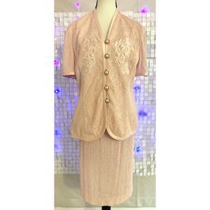 Vintage Leslie Fay pale pink crinkle fabric matching top + skirt. Size 14P.